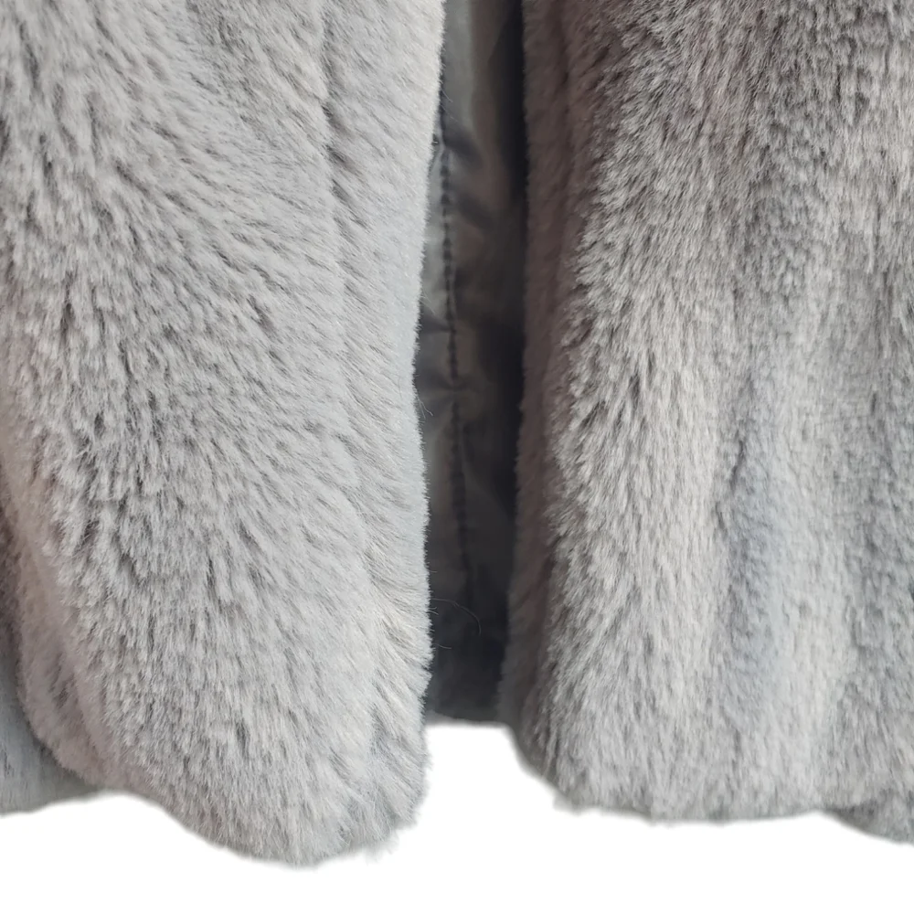 Carmin Women's Gray Faux Fur Vest - Size Large, Soft and Stylish - Picture 5 of 10